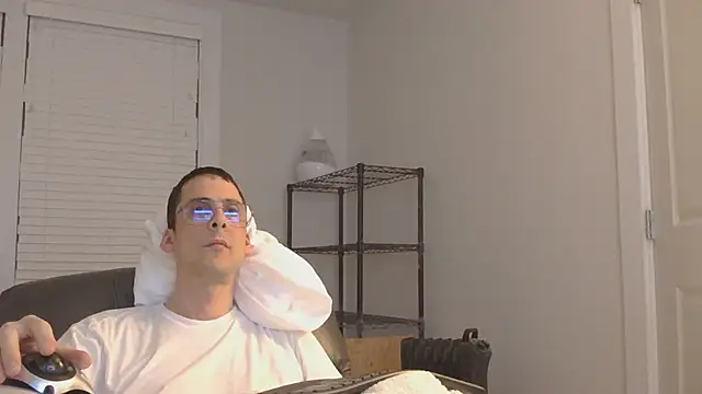 Snapshot of SissyJosh chatting on 05.29.26 SissyJosh online show from 05.29.26