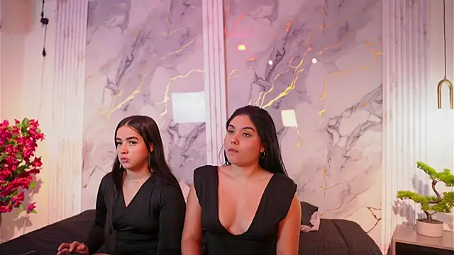 Scarlet and naomi online show from 01.16.26