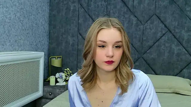 Molly Voss online show from 03.10.26