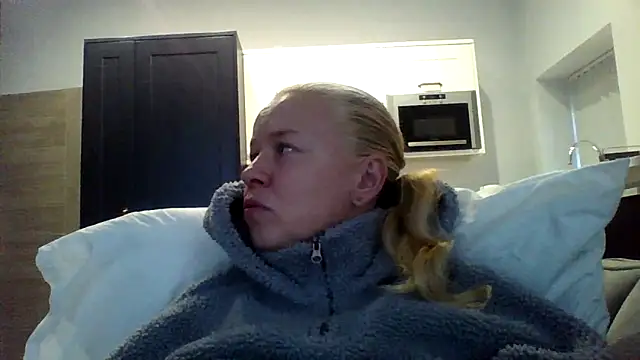 jennyblondeuk online show from 04.02.26