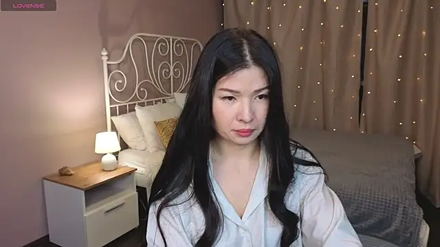 Lea Apple online show from 06.17.26