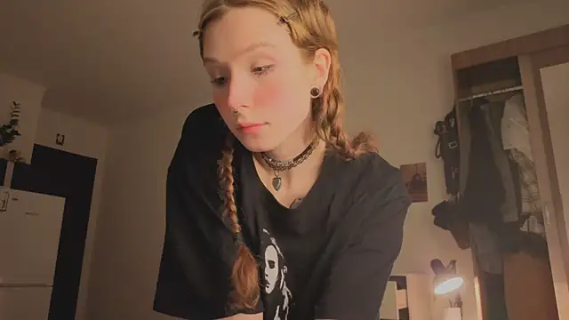 Snapshot of poli_blink chatting on 04.01.26 poli blink online show from 04.01.26