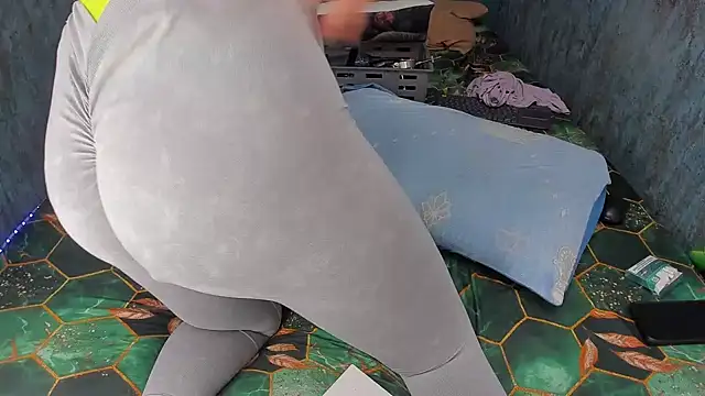 Snapshot of RedAssHottie chatting on 03.06.26 RedAssHottie online show from 03.06.26