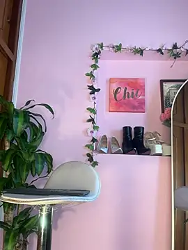  zoe bakerr online show from 04.23.26