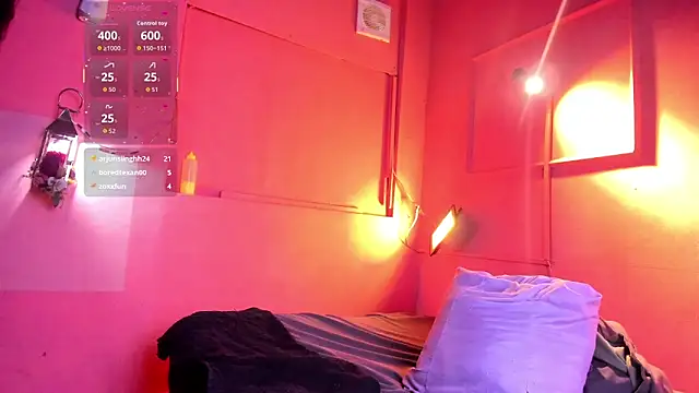 Snapshot of CURLY_LATINA_ chatting on 02.24.26 CURLY LATINA online show from 02.24.26