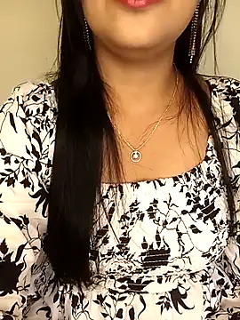 Deshi bhabhi143 online show from 04.21.26