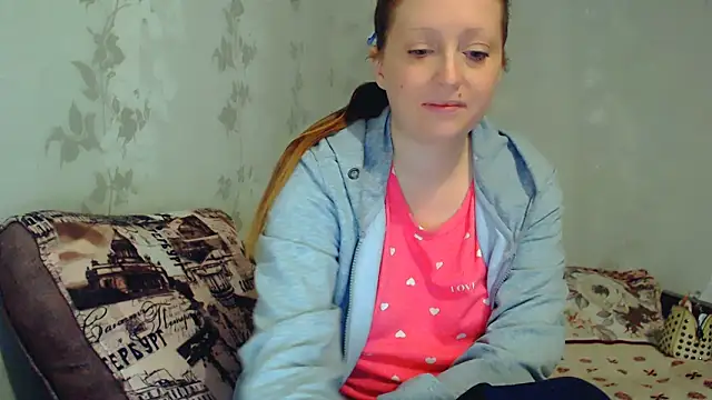 Snapshot of CrystallAngel chatting on 02.13.26 CrystallAngel online show from 02.13.26