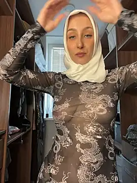 LuxBrunette  online show from 05.22.26