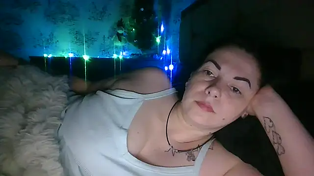 Snapshot of SKYNate chatting on 12.23.25 SKYNate online show from 12.23.25