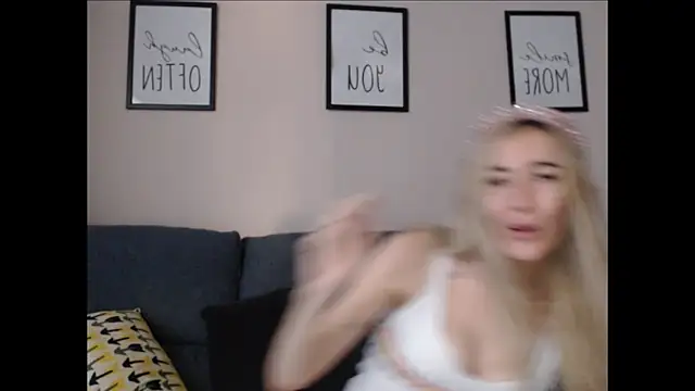 BarbieBlondieGirl online show from 06.08.26