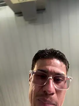 Latin Paisa Boy online show from 04.25.26