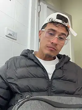 Latin Paisa Boy online show from 05.17.26