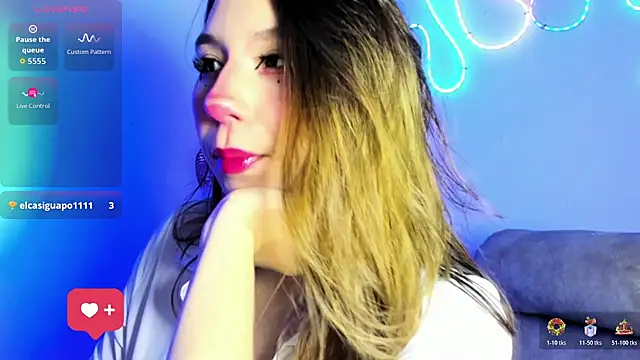 Snapshot of EMMA-COO chatting on 12.22.25 EMMA-COO online show from 12.22.25