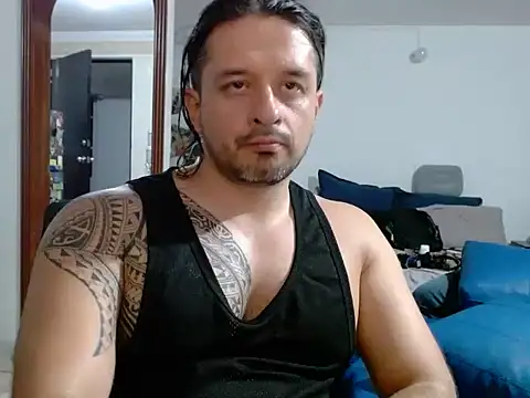 Snapshot of gonzzohunterr chatting on 05.26.26 gonzzohunterr online show from 05.26.26