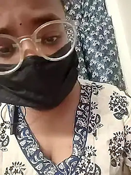 Snapshot of MaggieTelugu-15 chatting on 04.04.26 MaggieTelugu-15 online show from 04.04.26
