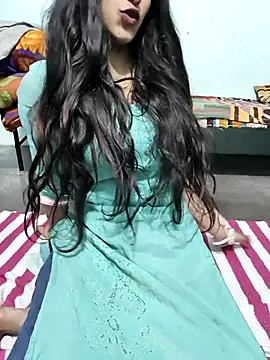 Yours-Zeenat online show from 02.16.26