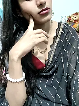 Yours-Zeenat online show from 02.18.26