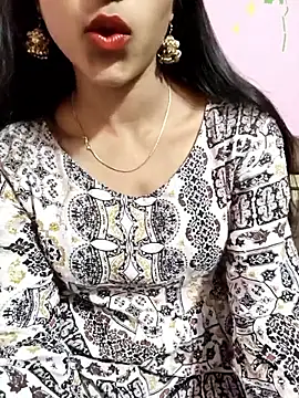 Yours-Zeenat online show from 04.11.26