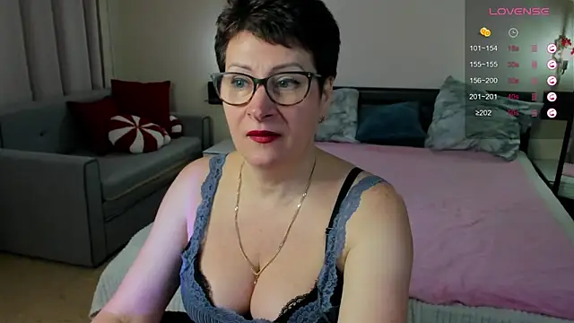 Snapshot of JennyMons chatting on 05.19.26 JennyMons online show from 05.19.26