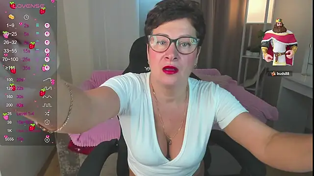 Snapshot of JennyMons chatting on 07.28.26 JennyMons online show from 07.28.26