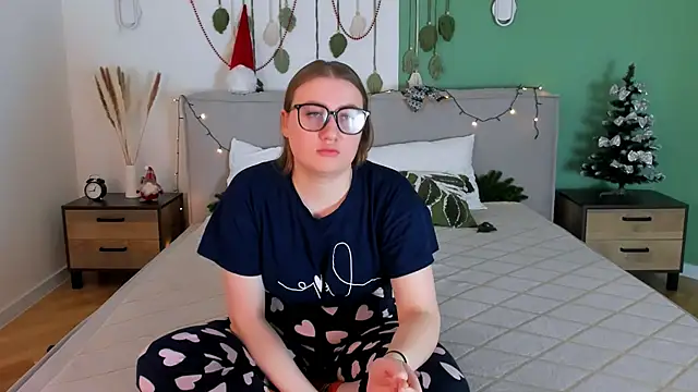 Snapshot of Kitty_MurMur chatting on 01.06.26 Kitty MurMur online show from 01.06.26