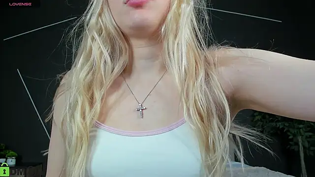 Snapshot of ChloeAlba chatting on 05.02.26 ChloeAlba online show from 05.02.26