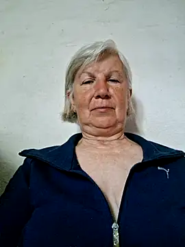 Snapshot of KlaudiaDarling chatting on 05.15.26 KlaudiaDarling online show from 05.15.26