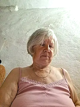 Snapshot of KlaudiaDarling chatting on 06.28.26 KlaudiaDarling online show from 06.28.26