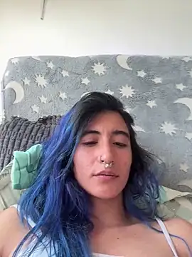 Snapshot of LunaisBack chatting on 03.17.26 LunaisBack online show from 03.17.26