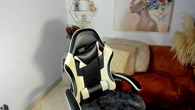 Snapshot of erika_lyrics chatting on 03.06.26 erika lyrics online show from 03.06.26