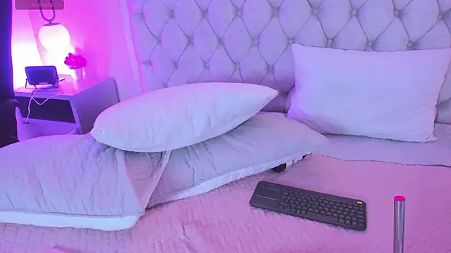 Snapshot of Chloe_dolls18 chatting on 01.06.26 Chloe dolls18 online show from 01.06.26