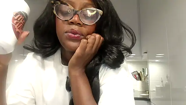 Snapshot of taliablackrose chatting on 03.11.26 taliablackrose online show from 03.11.26