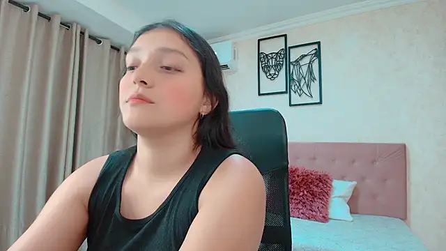Snapshot of littlemolly_walcott chatting on 06.26.26 littlemolly walcott online show from 06.26.26