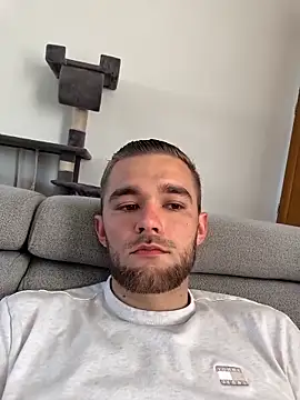 Snapshot of Benjamiinlt chatting on 04.09.26 Benjamiinlt online show from 04.09.26