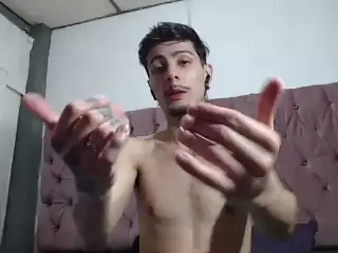 Snapshot of levconnor chatting on 01.15.26 levconnor online show from 01.15.26