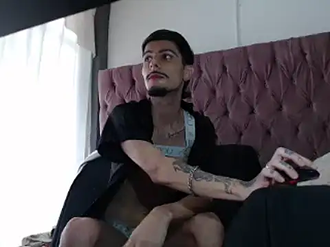 Snapshot of levconnor chatting on 02.10.26 levconnor online show from 02.10.26