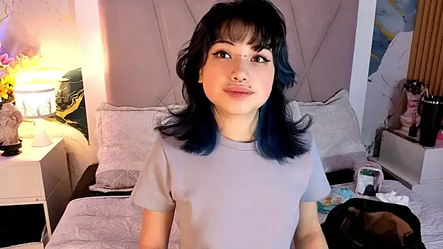 Snapshot of Sienna_Desiree chatting on 06.13.26 Sienna Desiree online show from 06.13.26