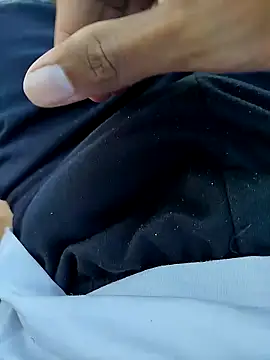 Snapshot of vitorpau22cm chatting on 02.05.26 vitorpau22cm online show from 02.05.26