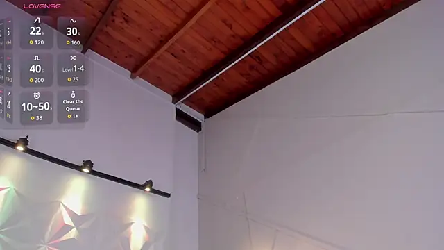 GabiSaenz  online show from 04.28.26