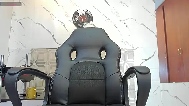 Snapshot of asher_lux chatting on 03.04.26 asher lux online show from 03.04.26