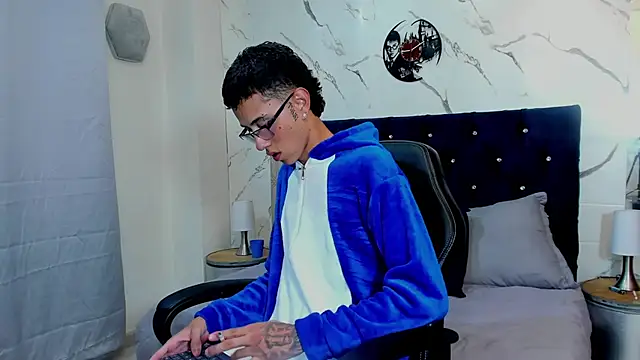 asher lux online show from 04.22.26