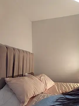 Snapshot of DAMMLEYLA chatting on 02.22.26 DAMMLEYLA online show from 02.22.26