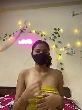 Snapshot of sexyyy_sonia chatting on 06.29.26 sexyyy sonia online show from 06.29.26