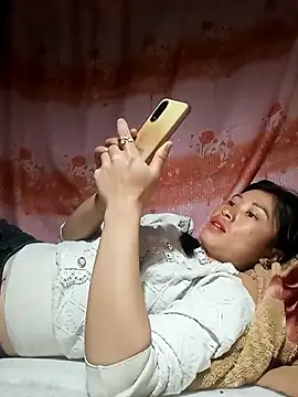 Snapshot of Hiniyk2 chatting on 03.19.26 Hiniyk2 online show from 03.19.26