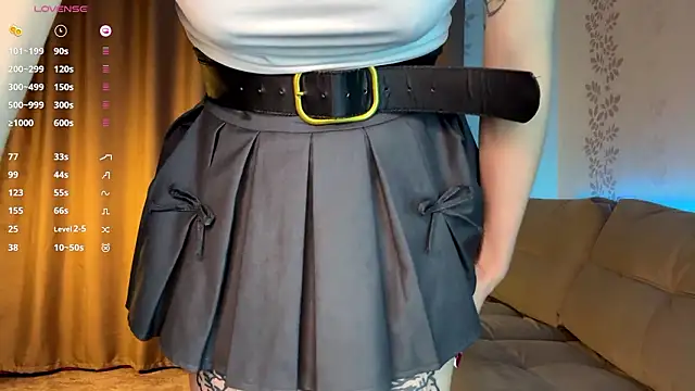 Snapshot of BlondeBun chatting on 02.19.26 BlondeBun online show from 02.19.26