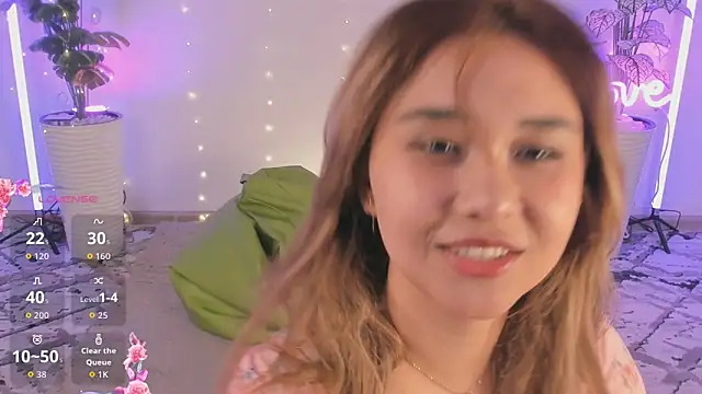 Snapshot of larabae chatting on 02.10.26 larabae online show from 02.10.26