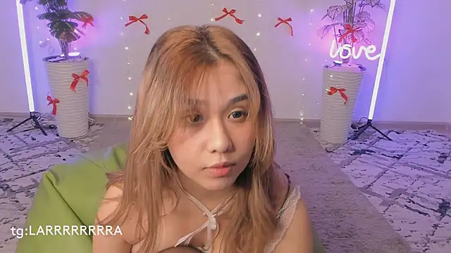 Snapshot of larabae chatting on 03.02.26 larabae online show from 03.02.26