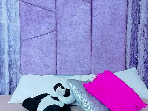 AlahiaEvansz online show from 02.19.26