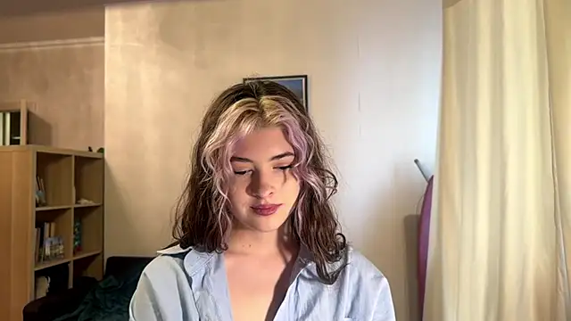 Dia DeAmas online show from 04.22.26