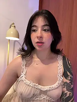 Snapshot of evelynrosess1 chatting on 07.05.26 evelynrosess1 online show from 07.05.26